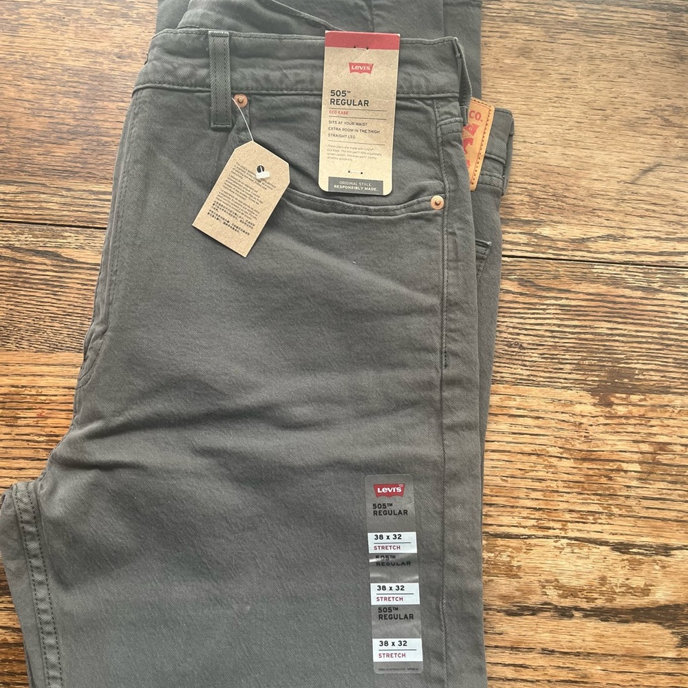 NWT Levi's Men's 505 Regular Fit Jeans 38 x 32 Iron Ore (dark gray)